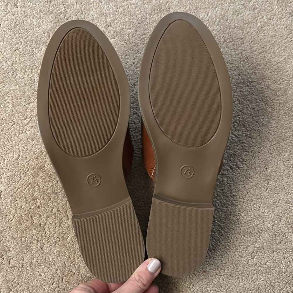 Universal Thread Mule Slides - Picture 2 of 2